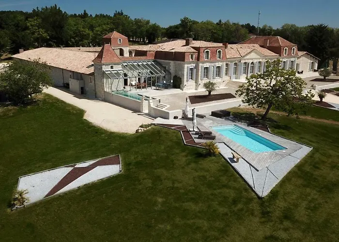 לינה וארוחת בוקר Chateau Prieure Marquet Saint-Martin-du-Bois (Gironde)